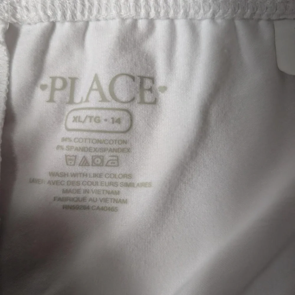 The Children's Place white cotton & spandex shorts size XL